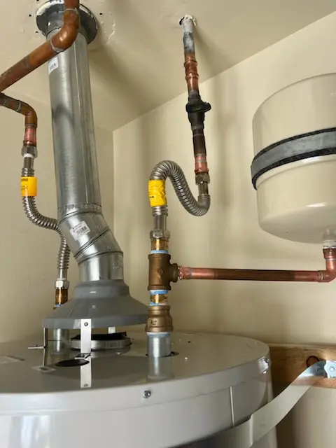 Water heater installation and plumbing repair in Oakwood Manor